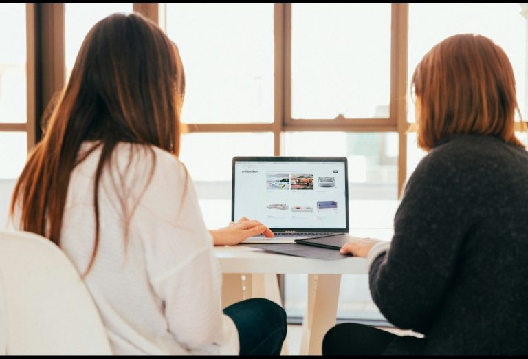 Internetchicks: redefining success in the digital age